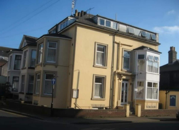 Exterior & Views 2, Apsley House Flat 2 - 2 Berth, Norfolk