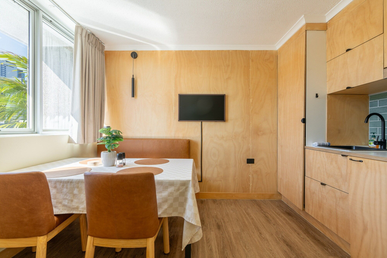 Living room 4, Quirky CBD 1-bed With Pool, Sauna and Balcony, Brisbane
