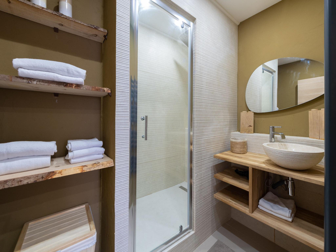 Bathroom 2, Beautiful apartment 7P City Center Beach 250m, Alpes-Maritimes