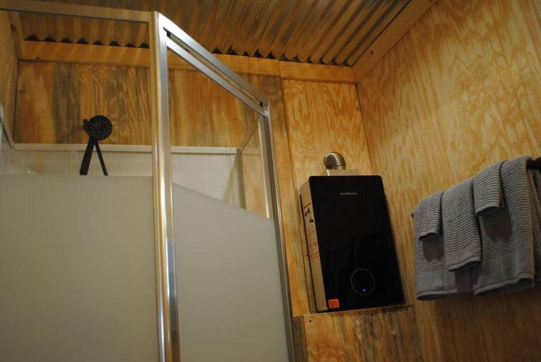Room 4, The Perch Glamping by Rafting, Cocke