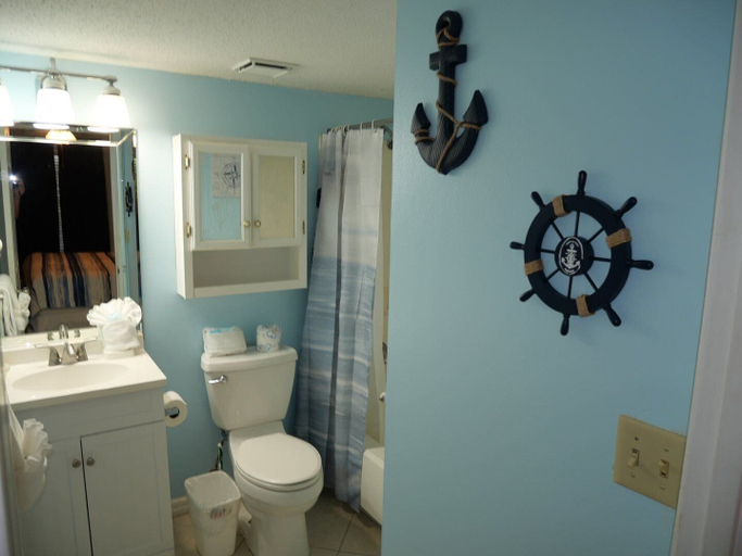 Bathroom 5, Pelican Beach 2008 1 Bedroom Condo, Okaloosa