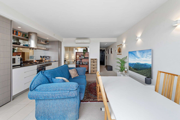 Others 4, Eclectic 1-bed Apartment With Pool and Gym, Melbourne