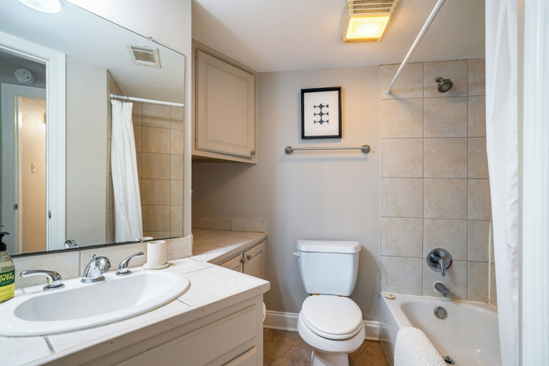 Bathroom 3, Landing Downtown Baton Rouge, East Baton Rouge