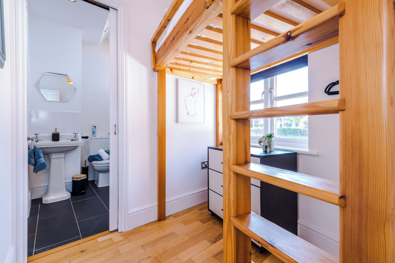 Room 2, 62 Handbridge, Cheshire West and Chester