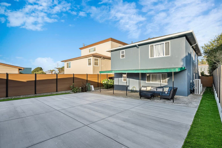 Room 5, Daly City 3B Home Great Location, San Mateo