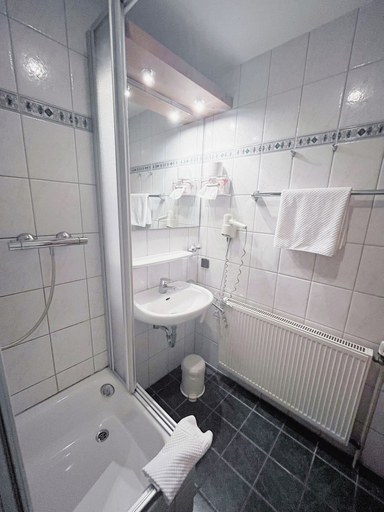 Bathroom, Hotel Albers, Recklinghausen