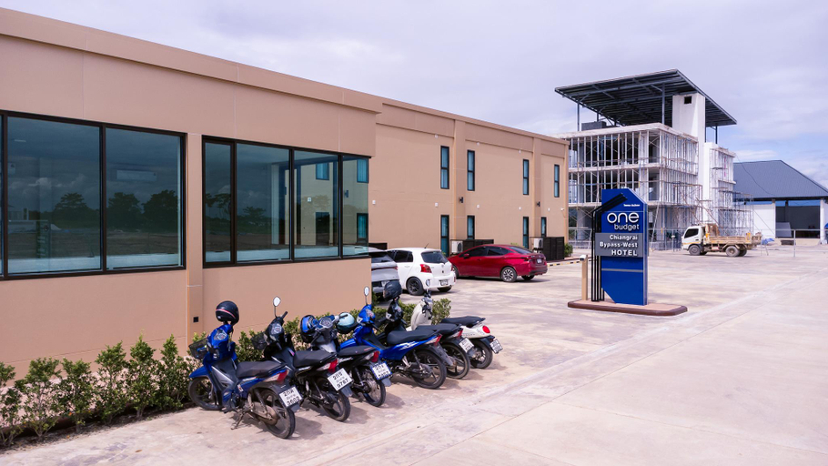 Parking lot 5, One Budget Hotel Chiangrai Bypass-West, Muang Chiang Rai