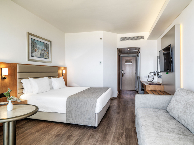 Bedroom 3, St Raphael Resort and Marina