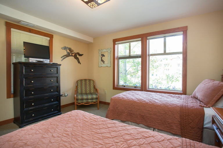Room 3, 1202 - Two Bedroom Standard Eagle Springs West 2 Condo by RedAwning, Salt Lake