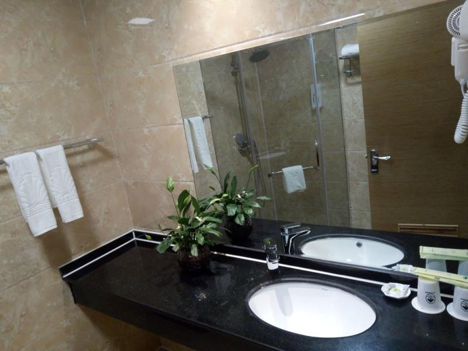 Bathroom 3, GreenTree Alliance Yinchuan South Bus Station Hotel, Yinchuan