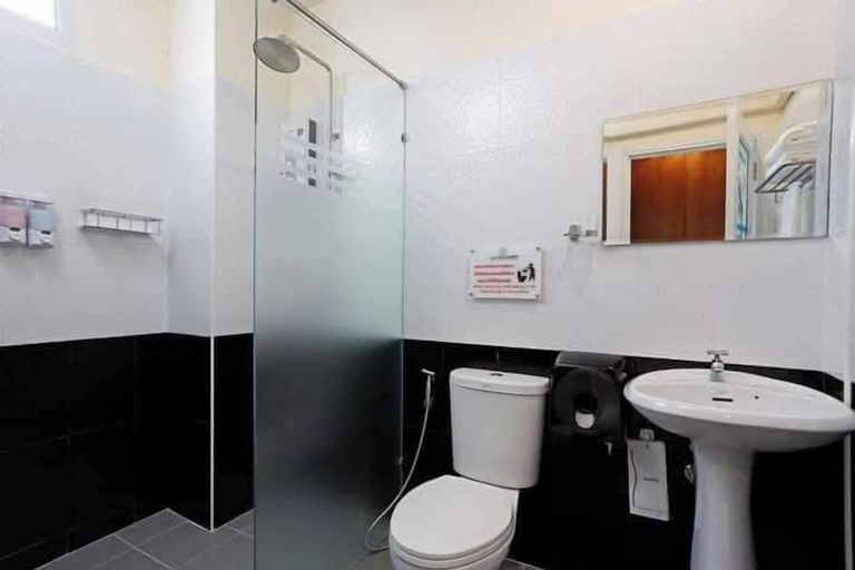 Bathroom, The Vega Resort, Bang Lamung