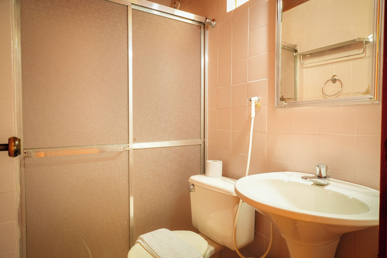 Bathroom 3, Recanto das Hortencias Hotel, Camanducaia