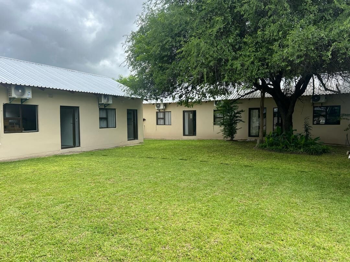 Room, Moxwini Self Catering Apartments, Ngamiland East