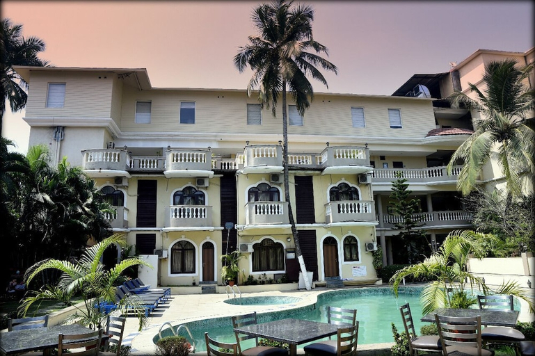 Exterior & Views