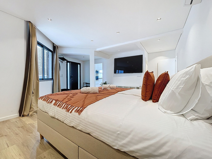 Room 3, Breeze House 2 by Atlantic Holiday, Santa Cruz