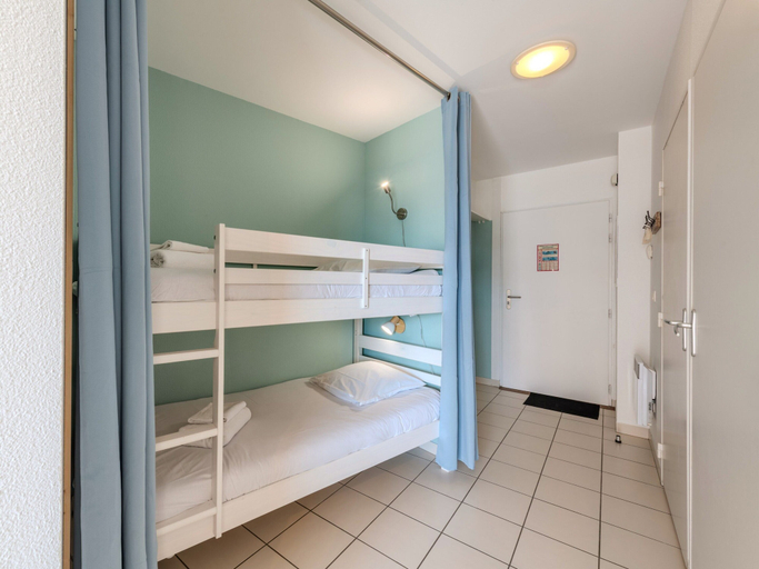 Room 3, D. de Bertheaume Ndeg214 - 2P5, Finistère