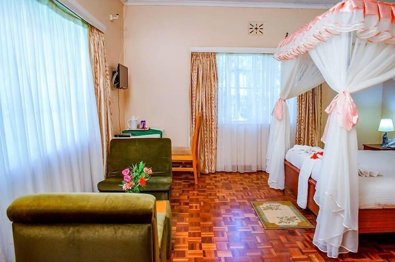 Bedroom 2, Kenmosa Resort, Kesses