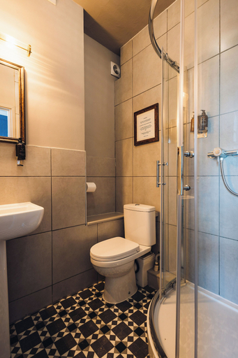 Bathroom 3, Richard III Hotel, North Yorkshire