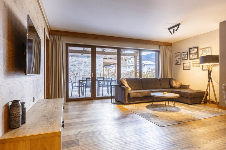 Primary image, Spacious apartment with swimming pool No Deposit, Reutte