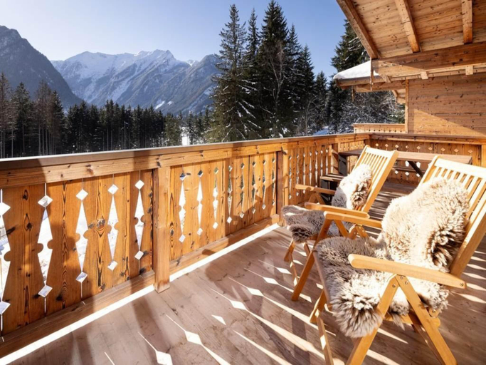 3, Chalet near Ski Lift with Garden, Zell am See
