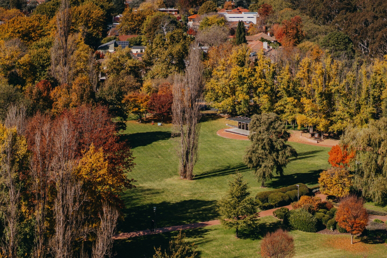 View from property 3, 1-bed With Amazing Views, Pool, Gym, BBQ & Parking, Canberra