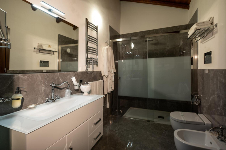 Bathroom 4, Villa Del Gattopardo Suites & Spa, Palermo