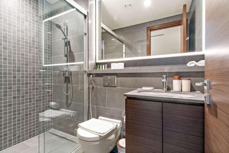Room 4, Modern 1BR in The Crest With Pool and gym, Dubai