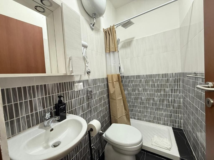 Bathroom 3, Rome Jubilee Stays 3, Rome