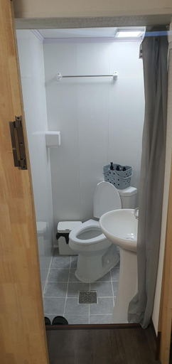 2, BlueBird Guesthouse - Foreign Only, Mapo