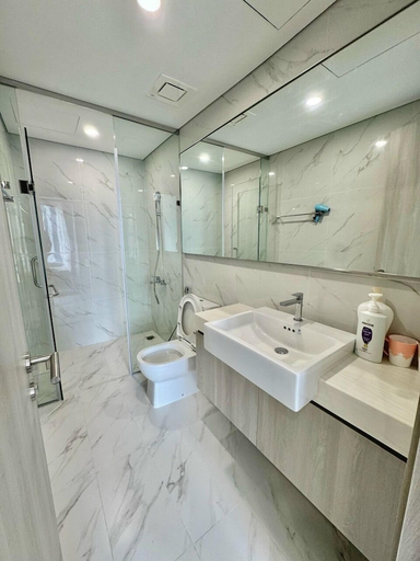 Bathroom 5, Vinhomes Smart City Luxury Apartment, Từ Liêm