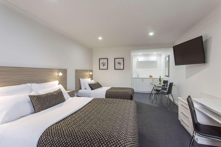 Bedroom 4, Hamilton Lonsdale Motel, S. Grampians - Hamilton