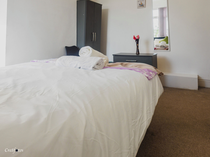 Room 4, WoodHouse Lodge Room 2, Stoke-on-Trent