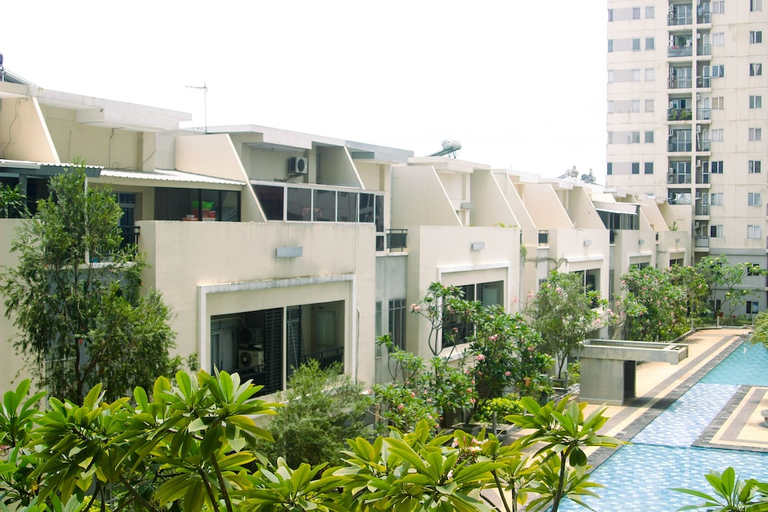 Exterior & Views 2, Warm And Homey Studio Room At Maple Park Sunter Apartment, North Jakarta