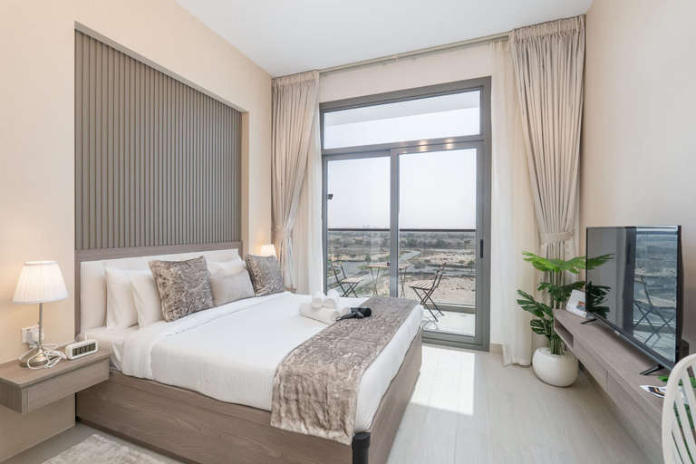 Room 2, Heart Captivating Studio in Laya Heights, Dubai