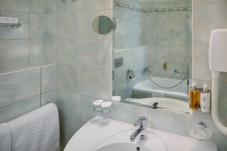 Bathroom 3, Adria Hotel Prague, Praha 1
