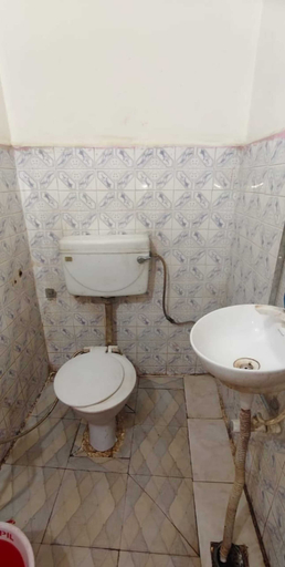 Bathroom, Hotel Deepdarshan Inn, Kaushambi