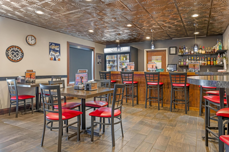 Food & Drinks 5, Best Western Plus Eau Claire Conference Center, Eau Claire