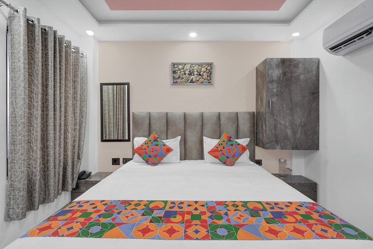 Room 3, Fabhotel Yatri Nivas, Varanasi
