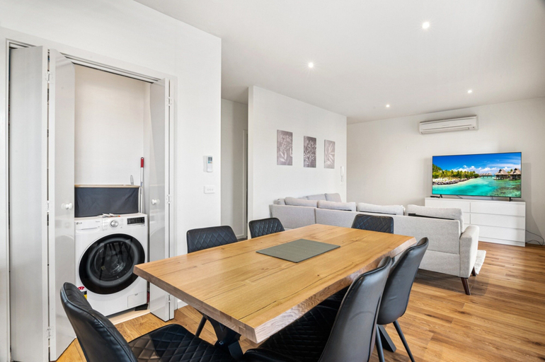 Primary image, Bright 2-bed Flat With Balcony in Kensington, Melbourne