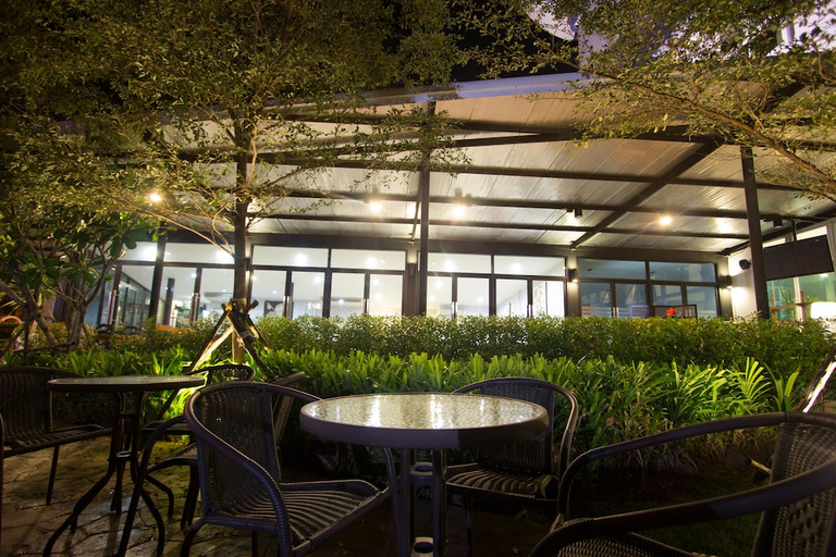 Food & Drinks, Primetime Hotel, Muang Chon Buri