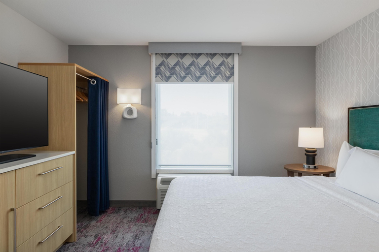 Bedroom 3, Home2 Suites by Hilton Milwaukee Brookfield, Waukesha