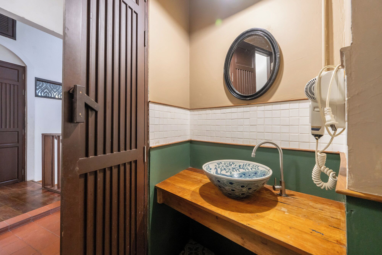 Bathroom 2, Arun Sa Wad - 103 Nana, Samphantawong