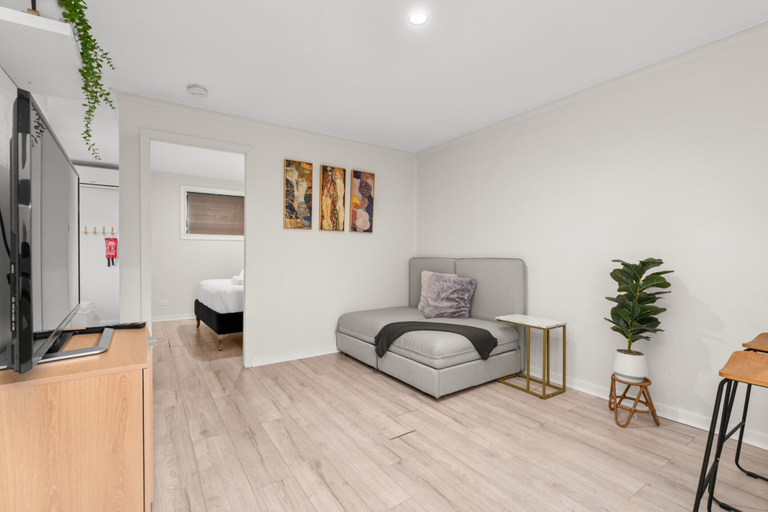 Living room 3, Bright 1-bed Apartment With Garden Views, Shoalhaven - Pt A