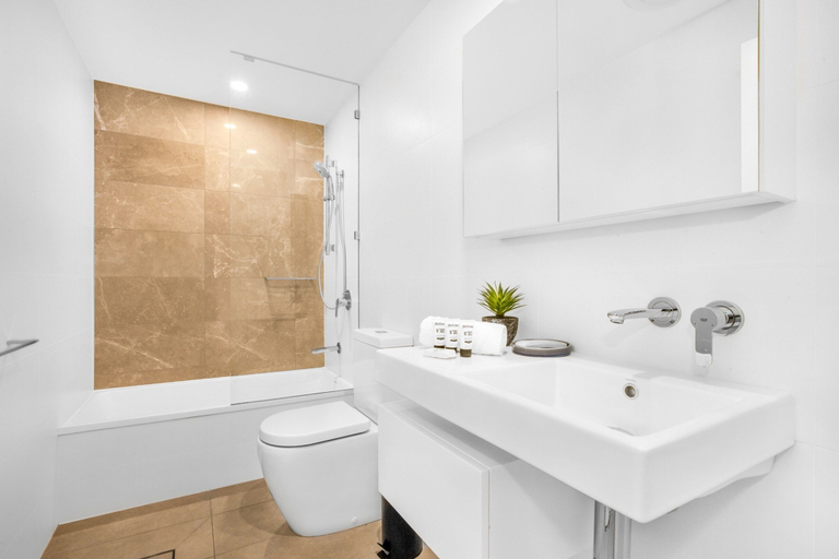 Others 4, Surfers Paradise 2-bed Near Beach With Pool & Gym, Gold Coast
