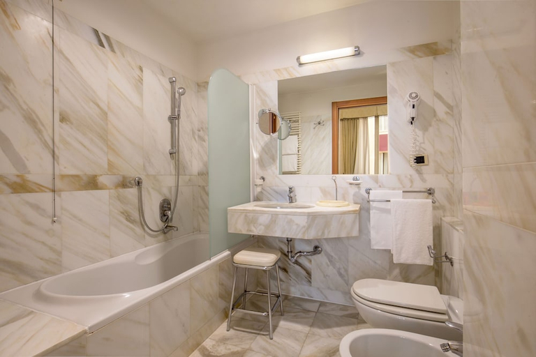 Bathroom 4, UNA Hotels Empire Roma, Rome