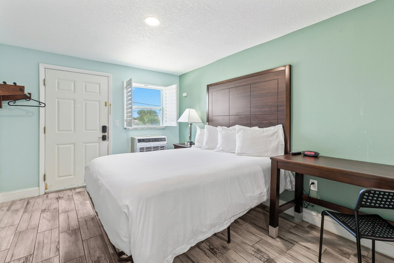 Bedroom 3, Atlantic Shores Motel, Volusia