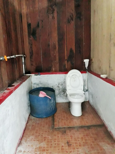 Bathroom 3, Andau Homestay, Raja Ampat