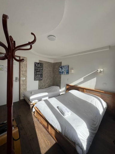 Bedroom 3, Hôtel de France, Pas-de-Calais