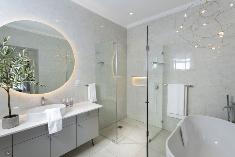 Bathroom, Kunjani Villas, Cape Winelands