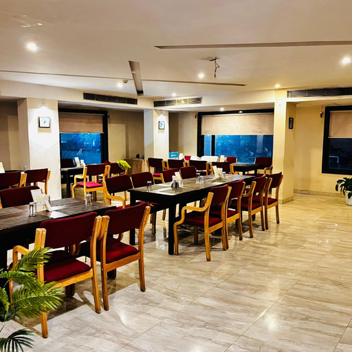 Food & Drinks, Hotel Naman Heights, Bastar